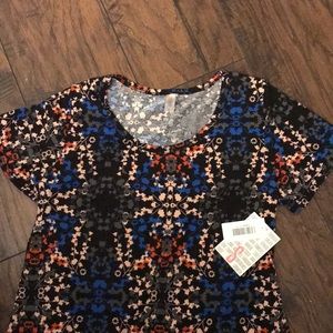 LulaRoe Classic T.